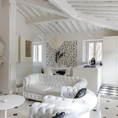 Olympia's House Apartment